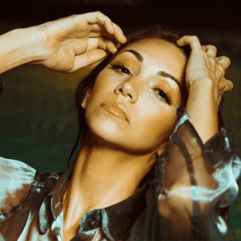 Sarah Ross added to Season 2 cast of AXS’s “Music’s Greatest Mysteries”